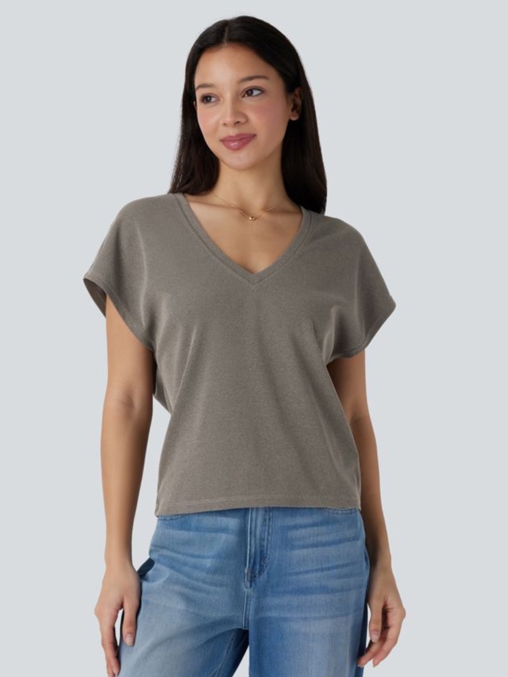 NWT Halara Hematite V Neck Soft Stretch Minimalist Boxy Relaxed Fit Top